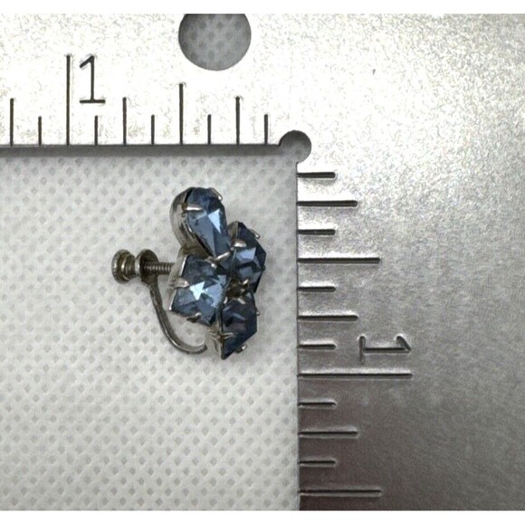 Vintage Rhinestone Light Blue Silver Tone Screw Back Earrings 1960s Retro - Picture 7 of 8